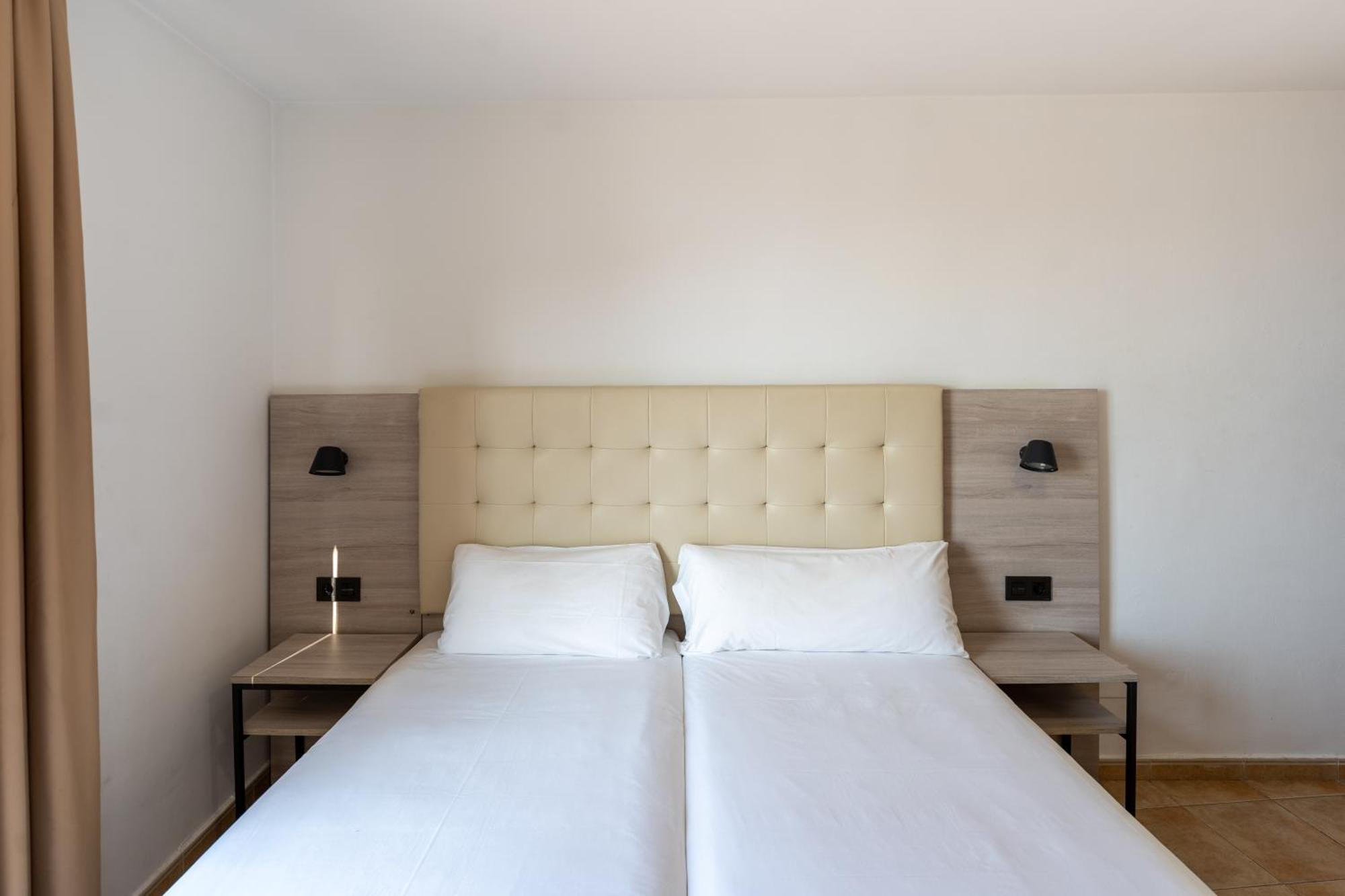 Hotel Queens - Adults Only Бенидорм Екстериор снимка