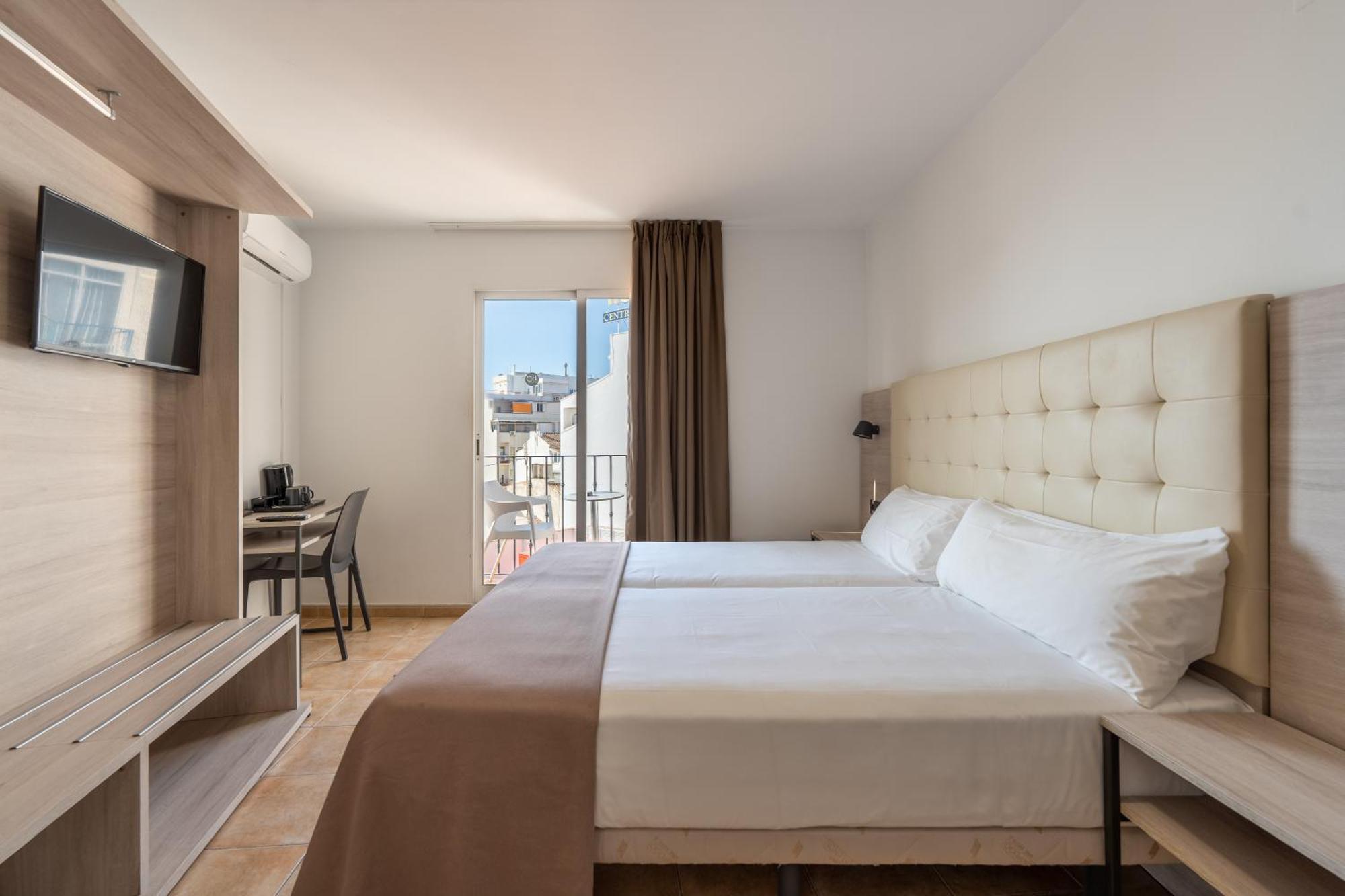 Hotel Queens - Adults Only Бенидорм Екстериор снимка