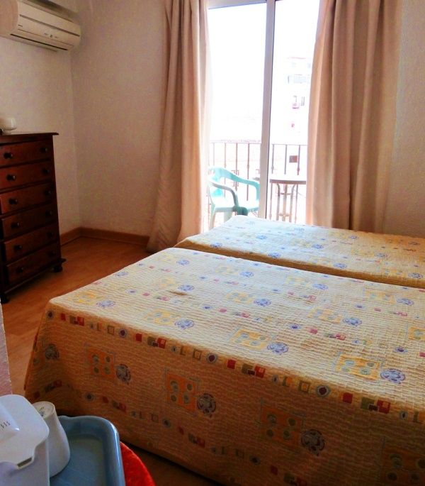 Hotel Queens - Adults Only Бенидорм Екстериор снимка