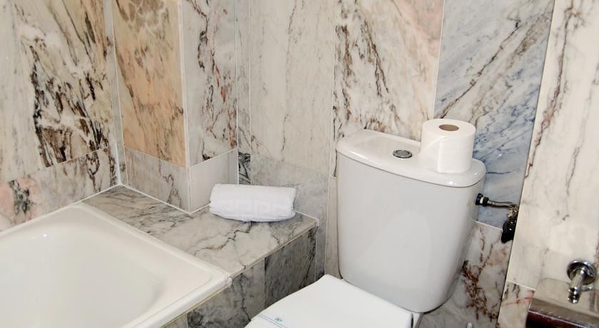 Hotel Queens - Adults Only Бенидорм Екстериор снимка