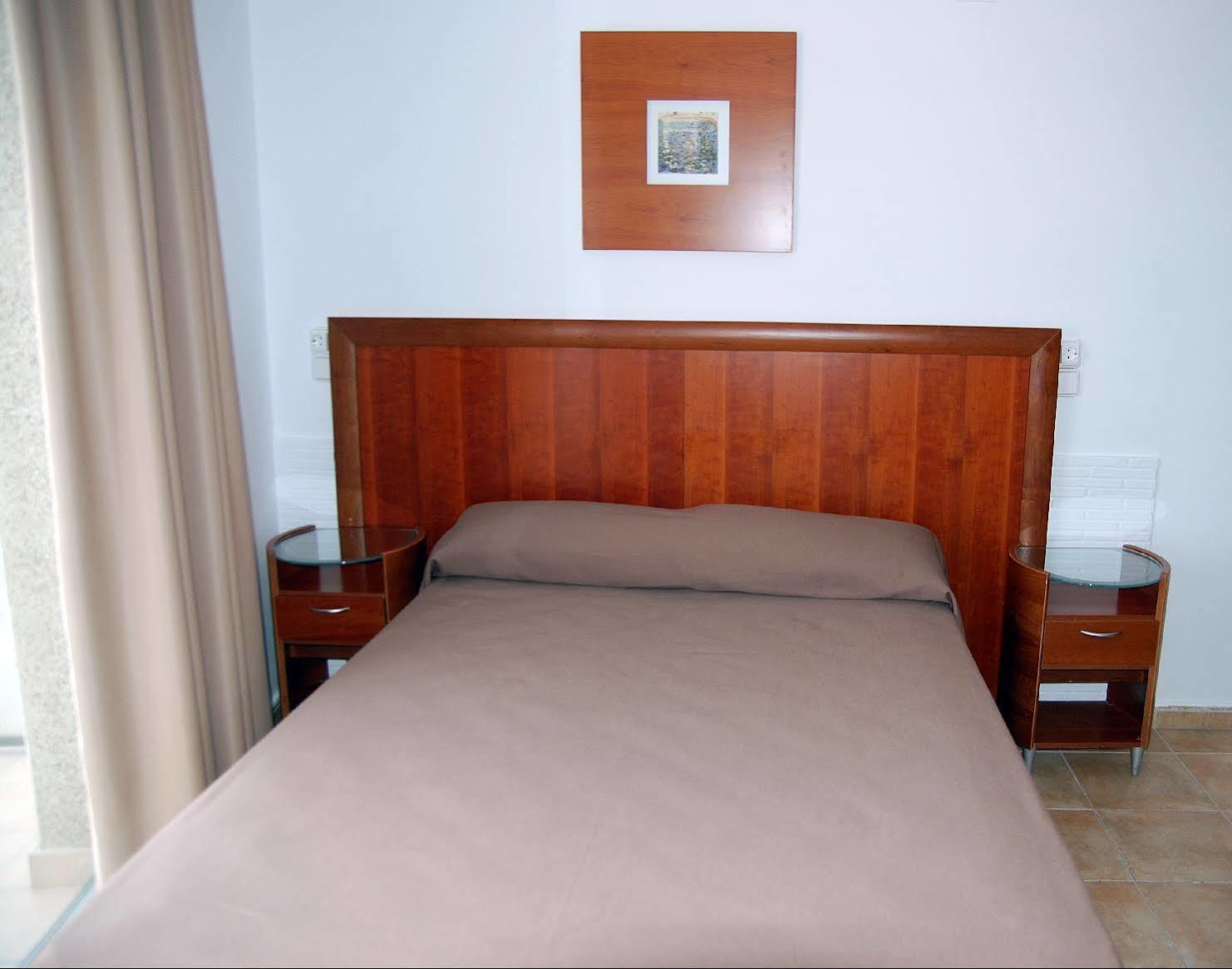 Hotel Queens - Adults Only Бенидорм Екстериор снимка